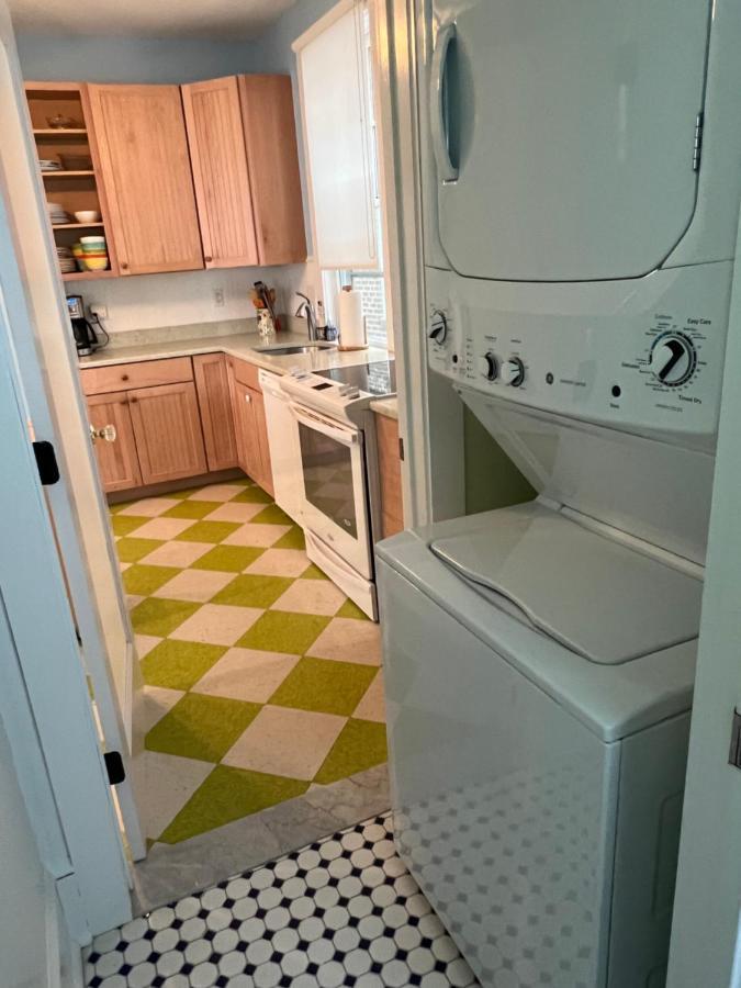 Key Lime Cottage Steps From Cape Charles Beach Bagian luar foto