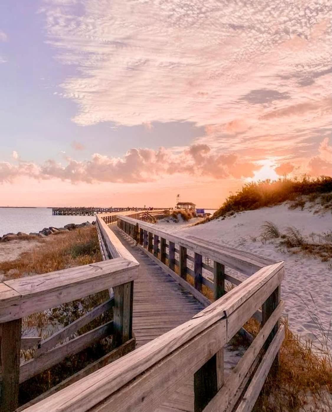 Key Lime Cottage Steps From Cape Charles Beach Bagian luar foto