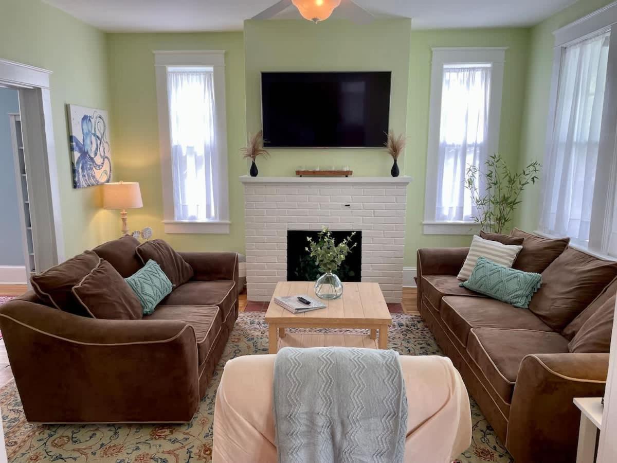 Key Lime Cottage Steps From Cape Charles Beach Bagian luar foto